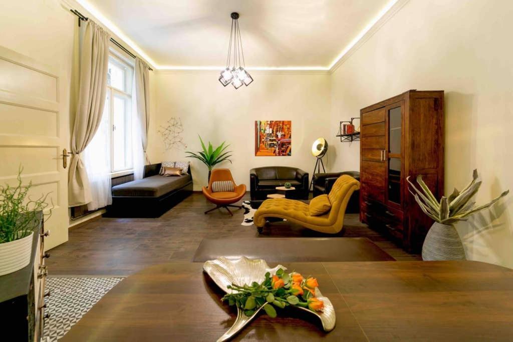 The Best Mondain Apartment Budapeste Exterior foto